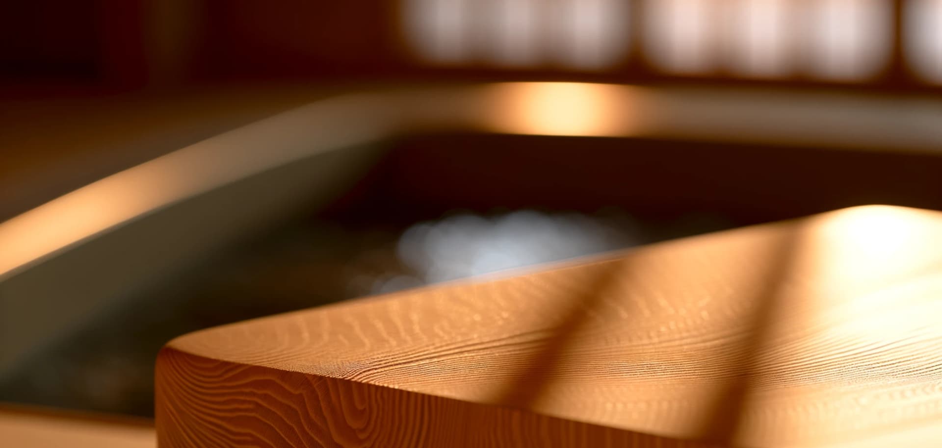 Масло для липы: обработка мягкой породы для бани