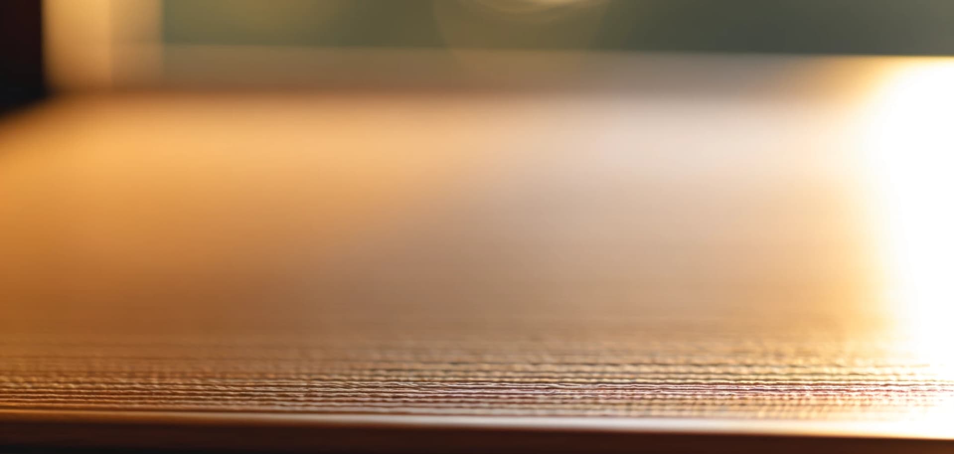 Масло для деревянного плинтуса — защита и монтаж