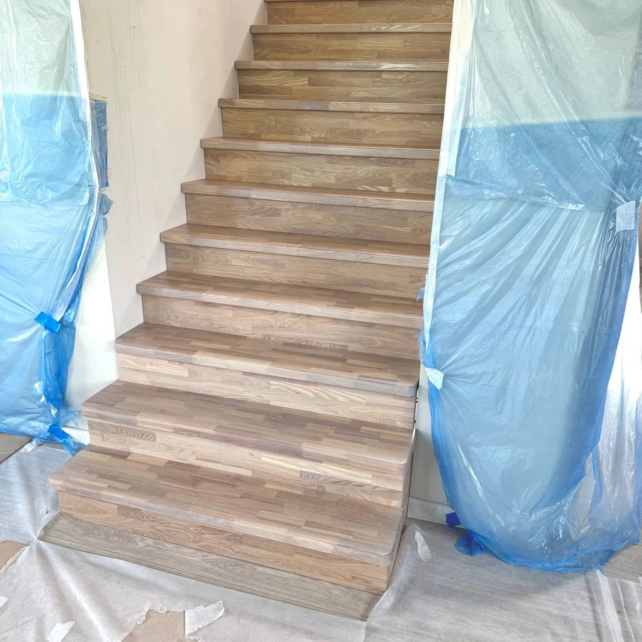 Лестница из массива ясеня