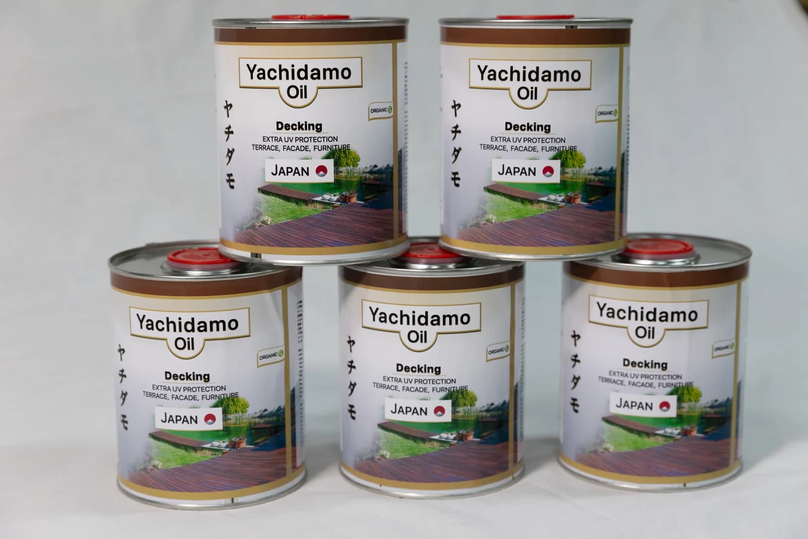 Банки Yachidamo Decking и Sauna Paraffin рядом