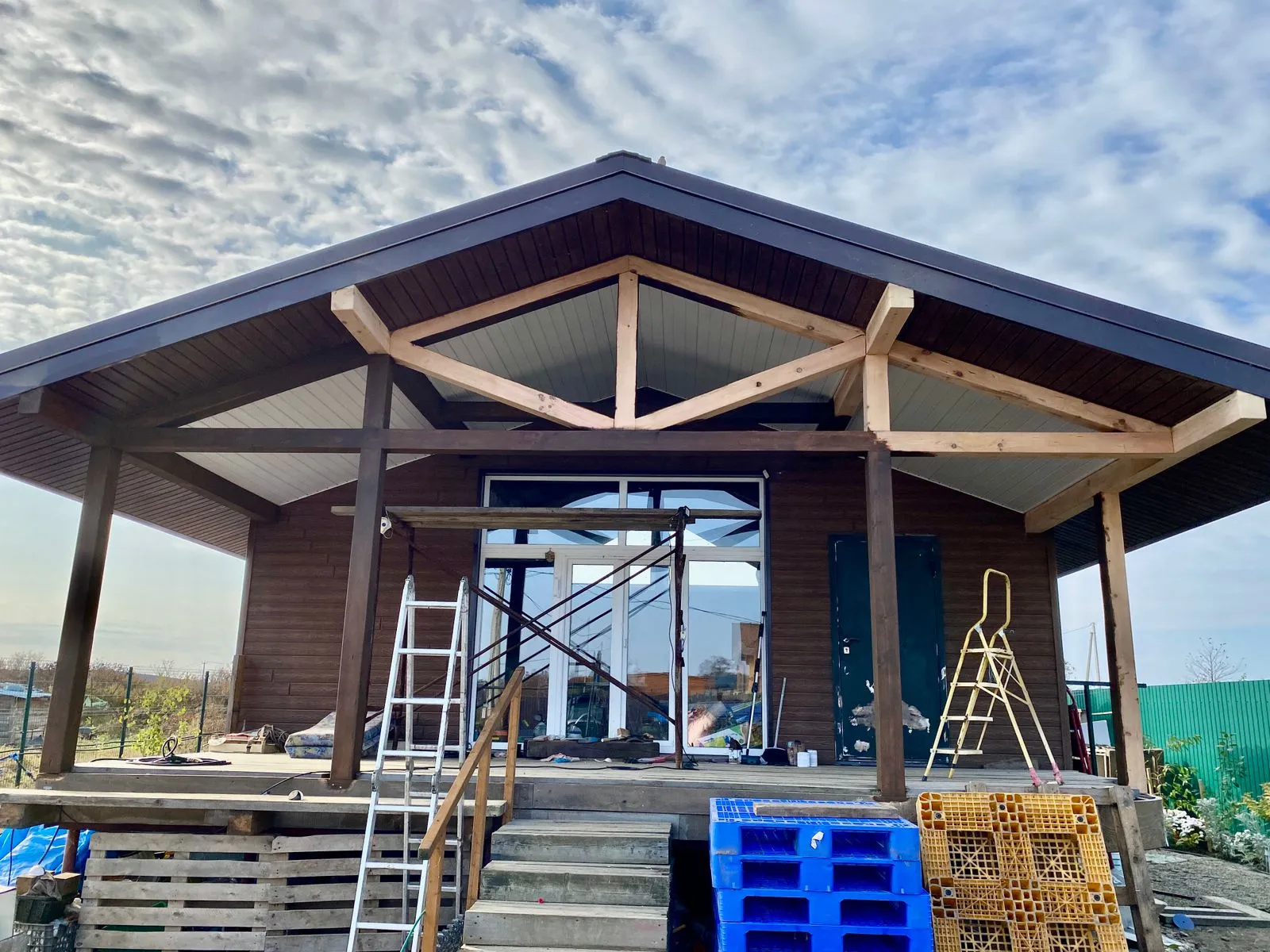Клееный брус с маслом Yachidamo Decking, цвет Дуб 74 — крупный план тонировки