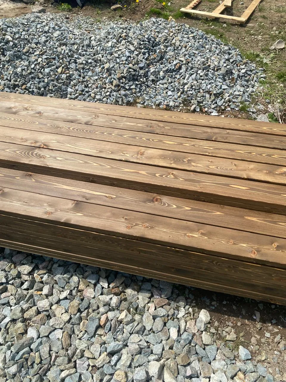 Пролёт забора из палубной доски под маслом Yachidamo Decking, цвет Венге 88